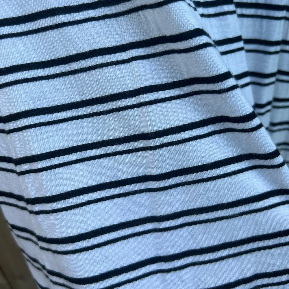 Banana Republic striped black and white long sleeve tee tshirt - Picture 3 of 6